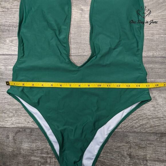 Sweatyrocks Deep V Strappy One Piece Swimsuit Size L - Picture 2 of 3